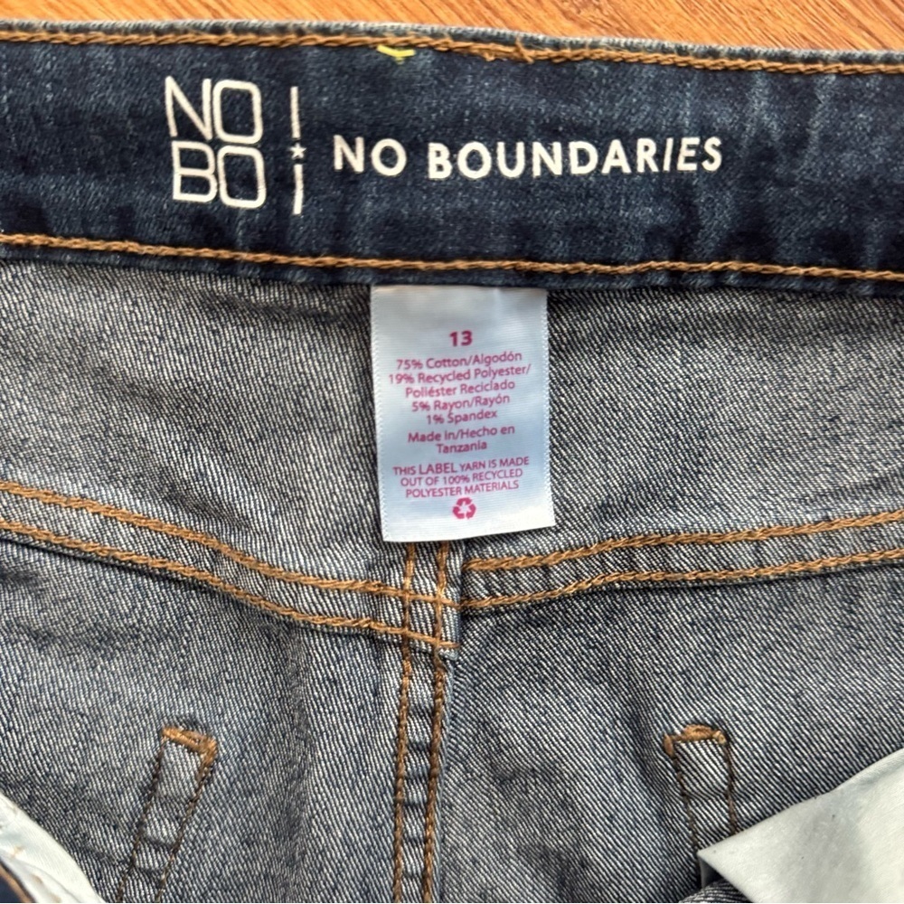 No Boundaries Juniors High Rise Mom Jeans Size 13 | 27" Inseam NWT LOT Of 2 - Picture 13 of 15